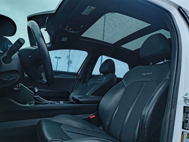 2022 Kia K5 GT-Line photo 3