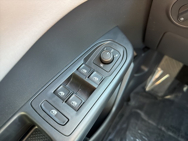 2023 Volkswagen Taos SE photo 16