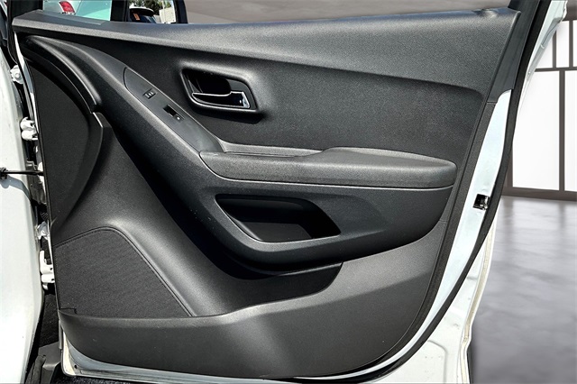 2020 Chevrolet Trax LS photo 22