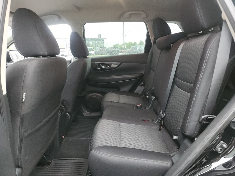 2019 Nissan Rogue S photo 11
