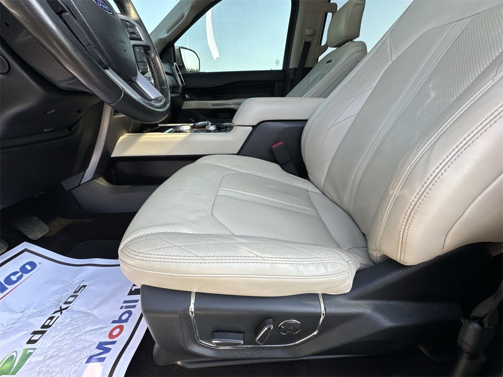 2021 Ford Expedition MAX Platinum photo 12