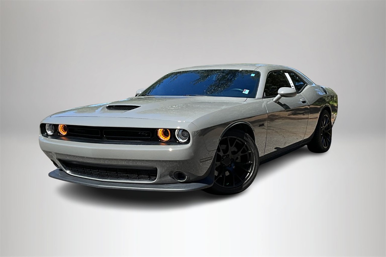 2023 Dodge Challenger R/T's photo