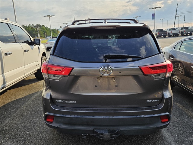 2018 Toyota Highlander SE photo 3