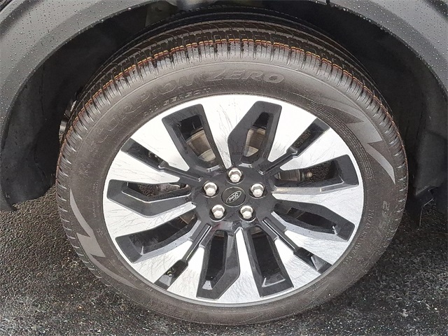 2025 Ford Explorer Platinum photo 3