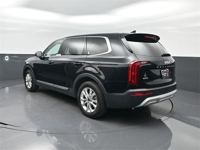 2022 Kia Telluride LX photo 2