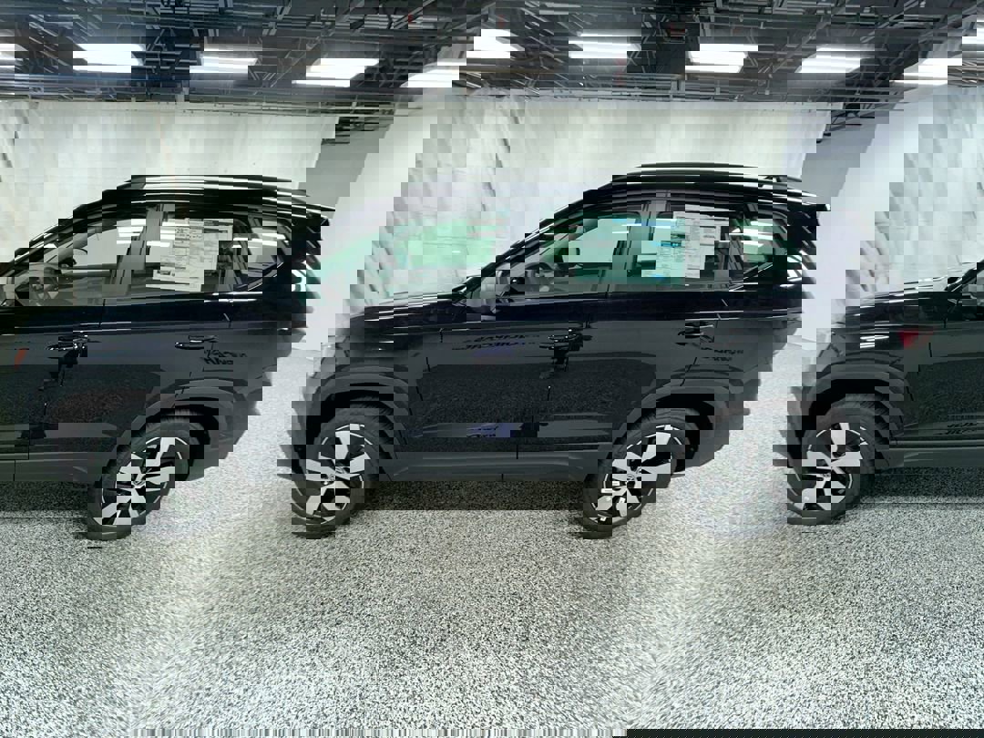 2025 Volkswagen Taos S photo 4