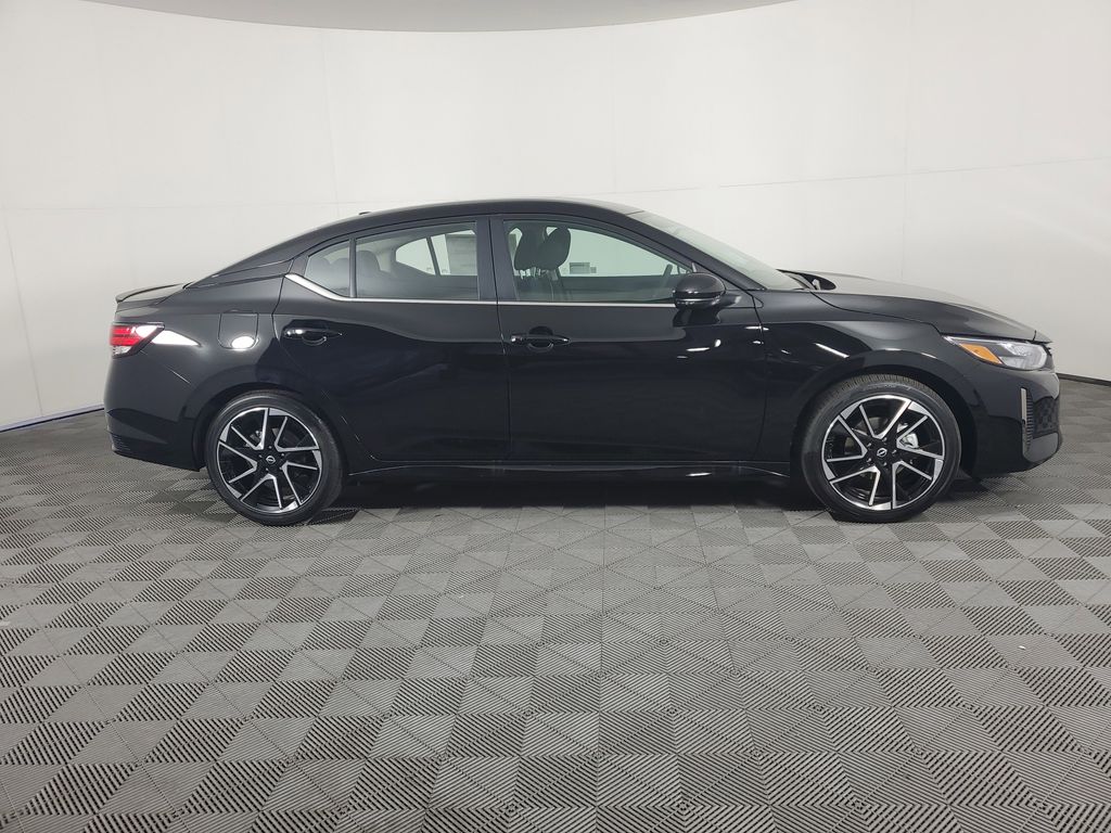 2025 Nissan Sentra SR photo 3