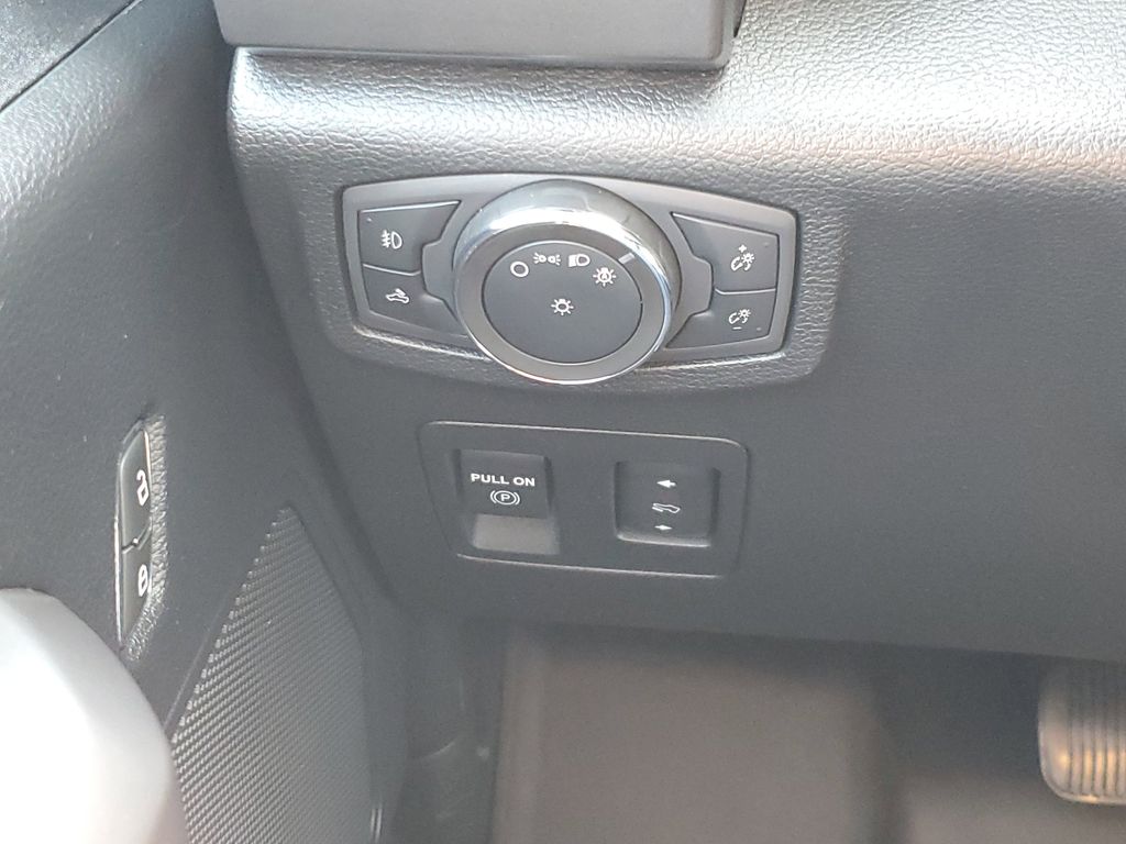 2020 Ford F-150 XLT photo 12