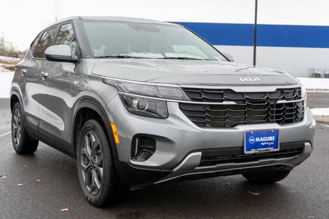 2024 Kia Seltos LX photo 4