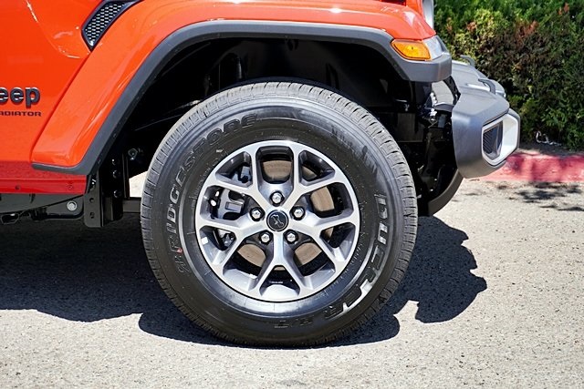 New 2025 Firecracker Red Clear-Coat Exterior Paint Jeep Sport S image 8