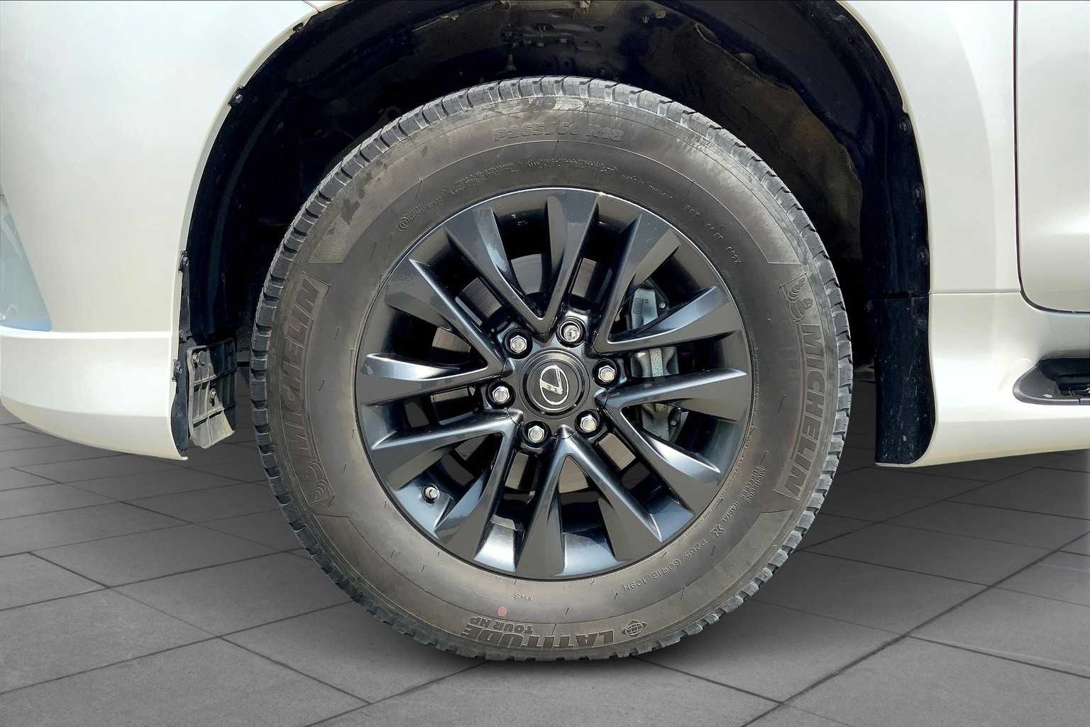 2023 Lexus GX 460 Premium photo 10