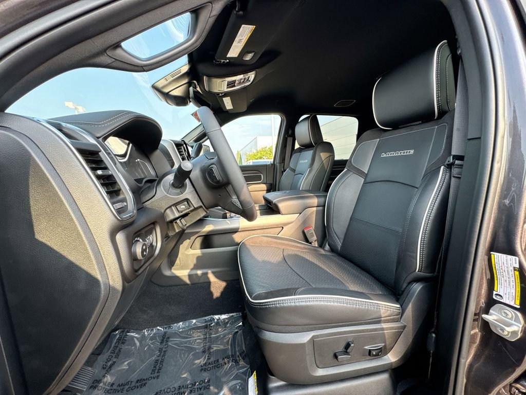 2025 Ram 2500 Laramie photo 17