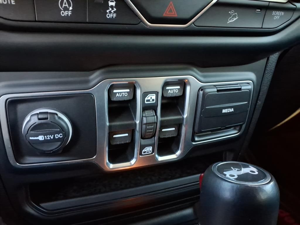 2018 JEEP WRANGLER - Image 12