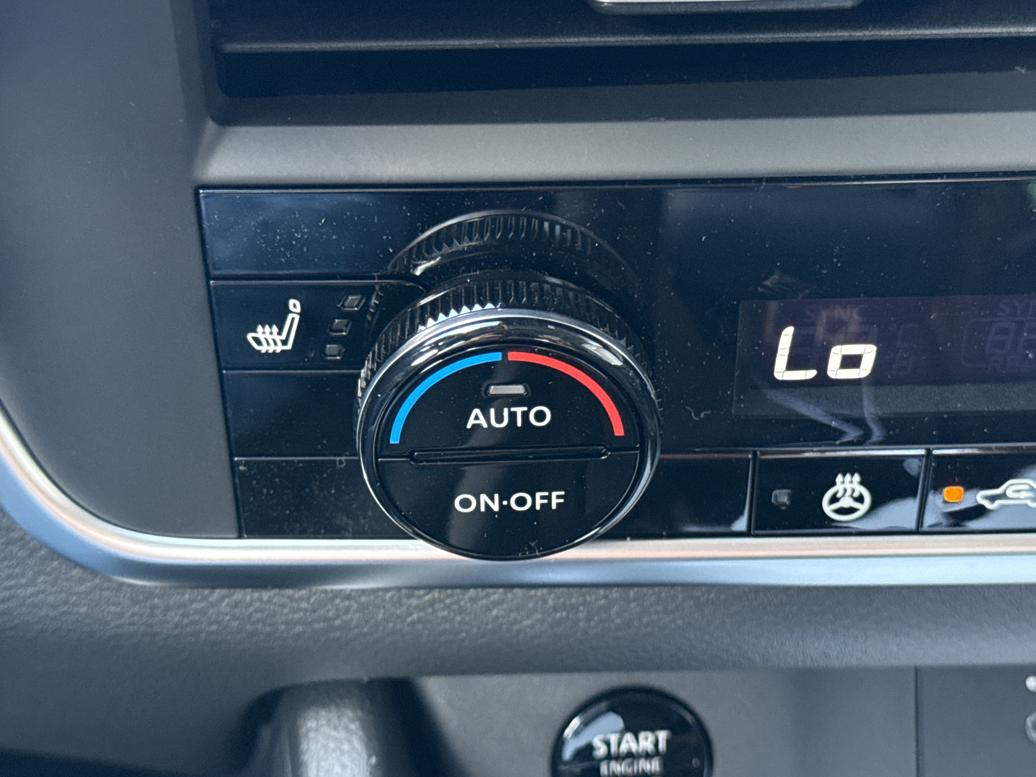 2026 Nissan Rogue SV photo 2