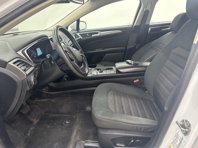 2020 Ford Fusion SE photo 18