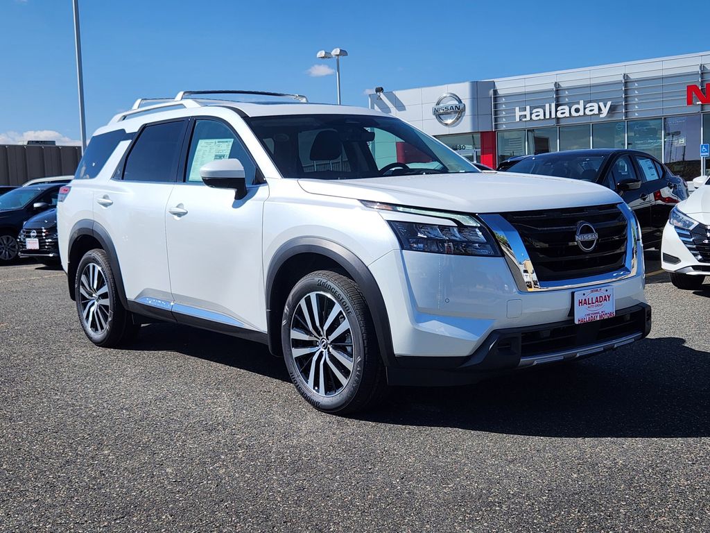 2025 Nissan Pathfinder Platinum photo 6