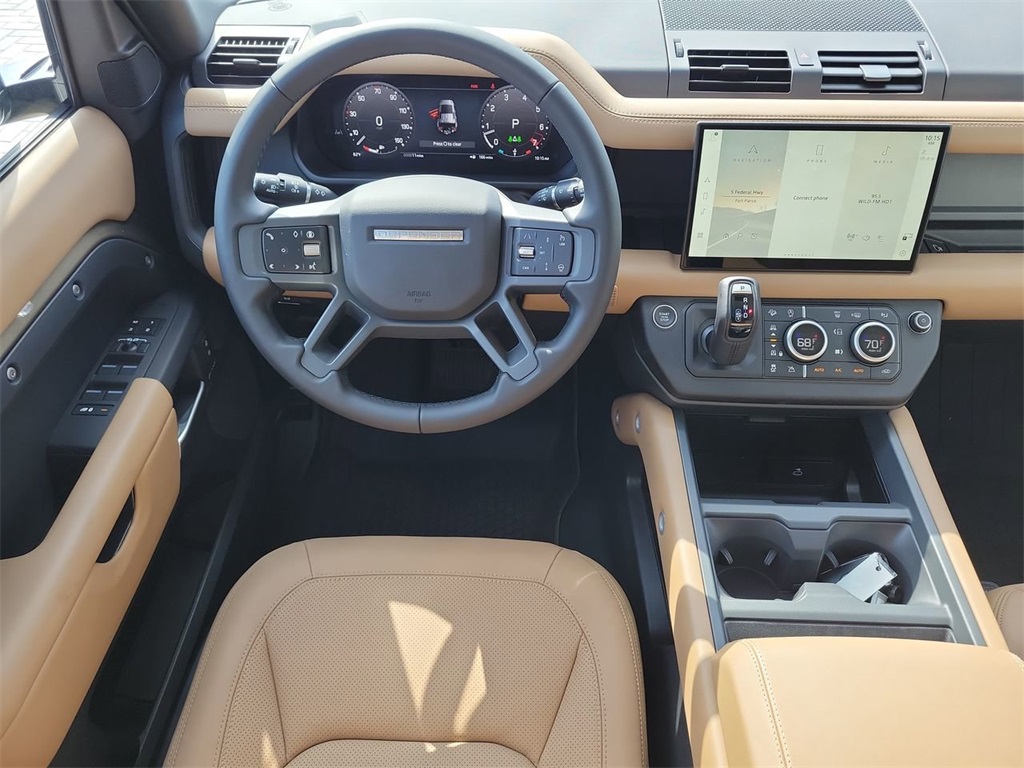2025 Land Rover Defender 110 S photo 18
