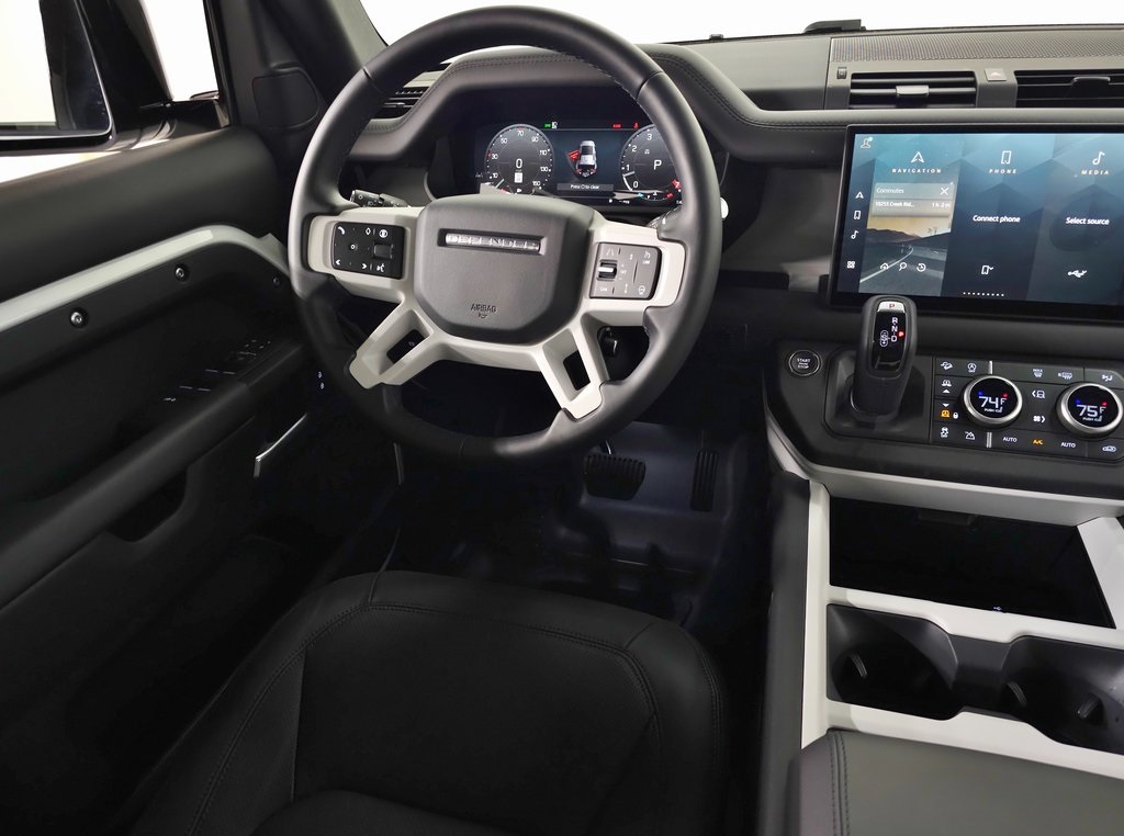 2025 LAND ROVER DEFENDER - Image 19