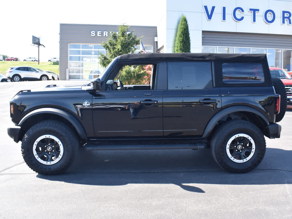 2022 Ford Bronco Outer Banks photo 2