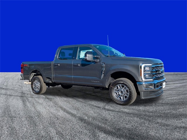 2026 Ford F-350 Lariat photo 2