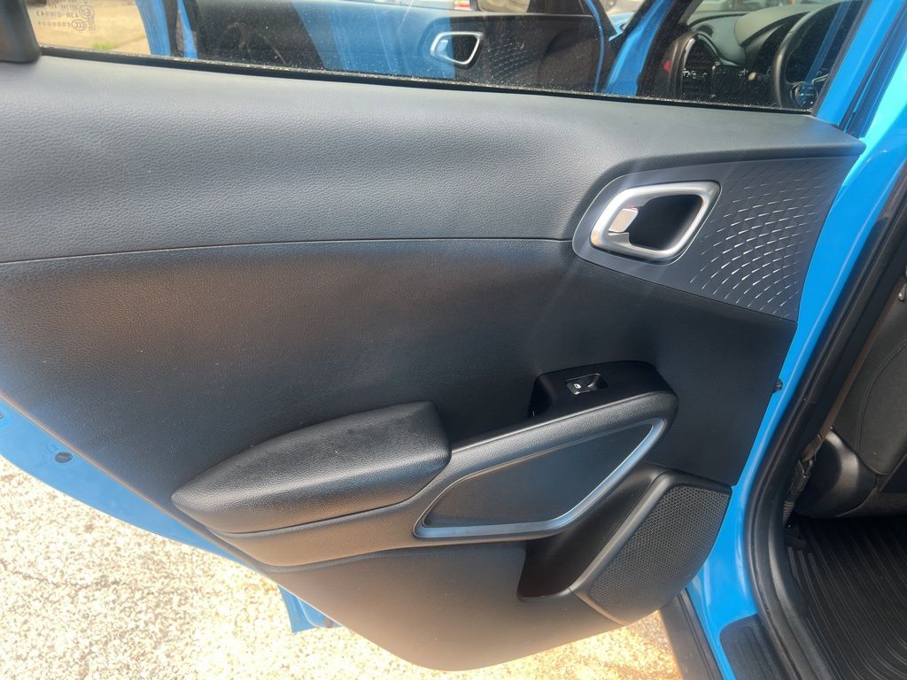 2023 Kia Soul EX photo 12
