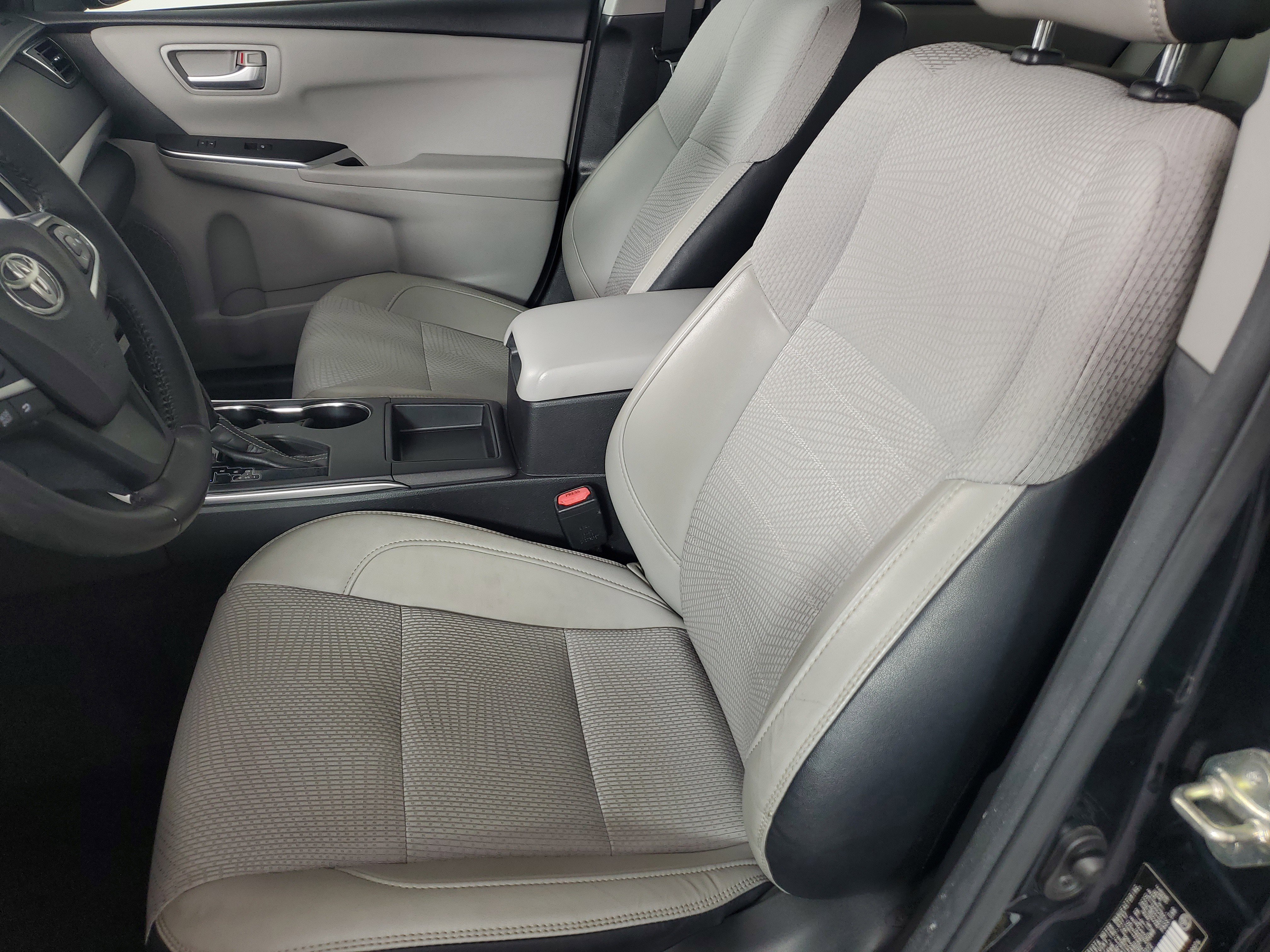 Used 2017 Parisian Night Pearl Toyota SE image 12