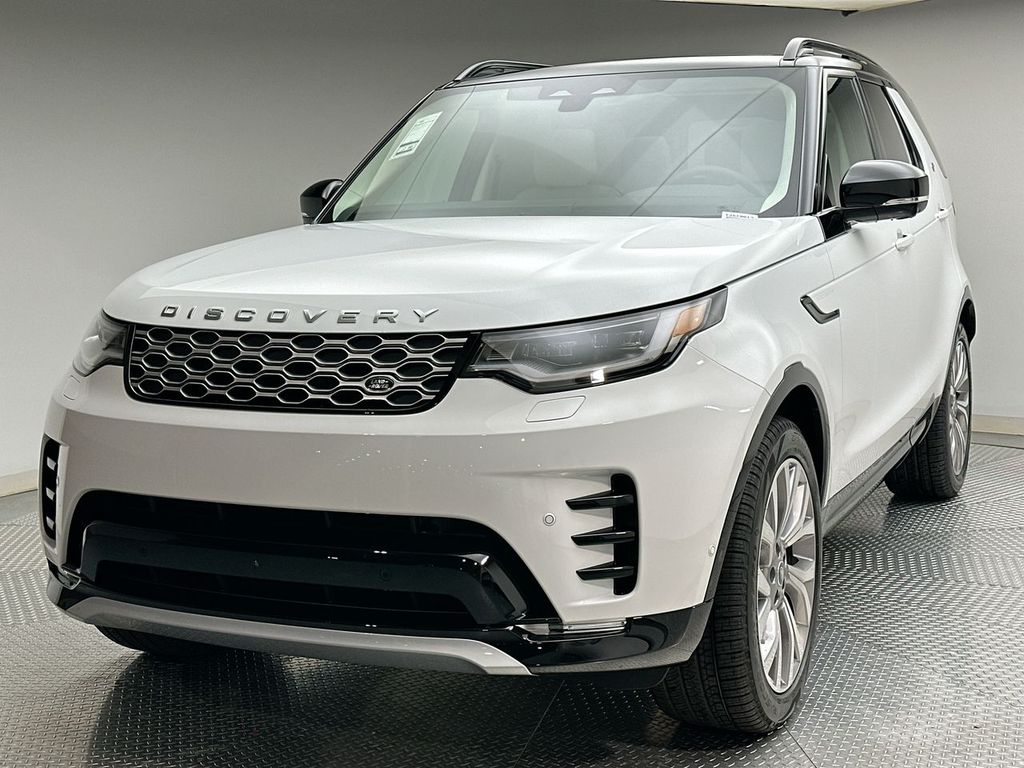 2026 Land Rover Discovery Gemini Edition's photo