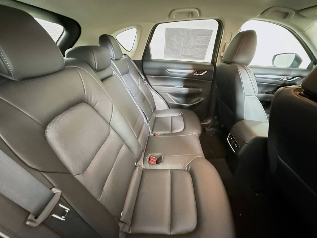 2025 Mazda CX-5 2.5 Select photo 26