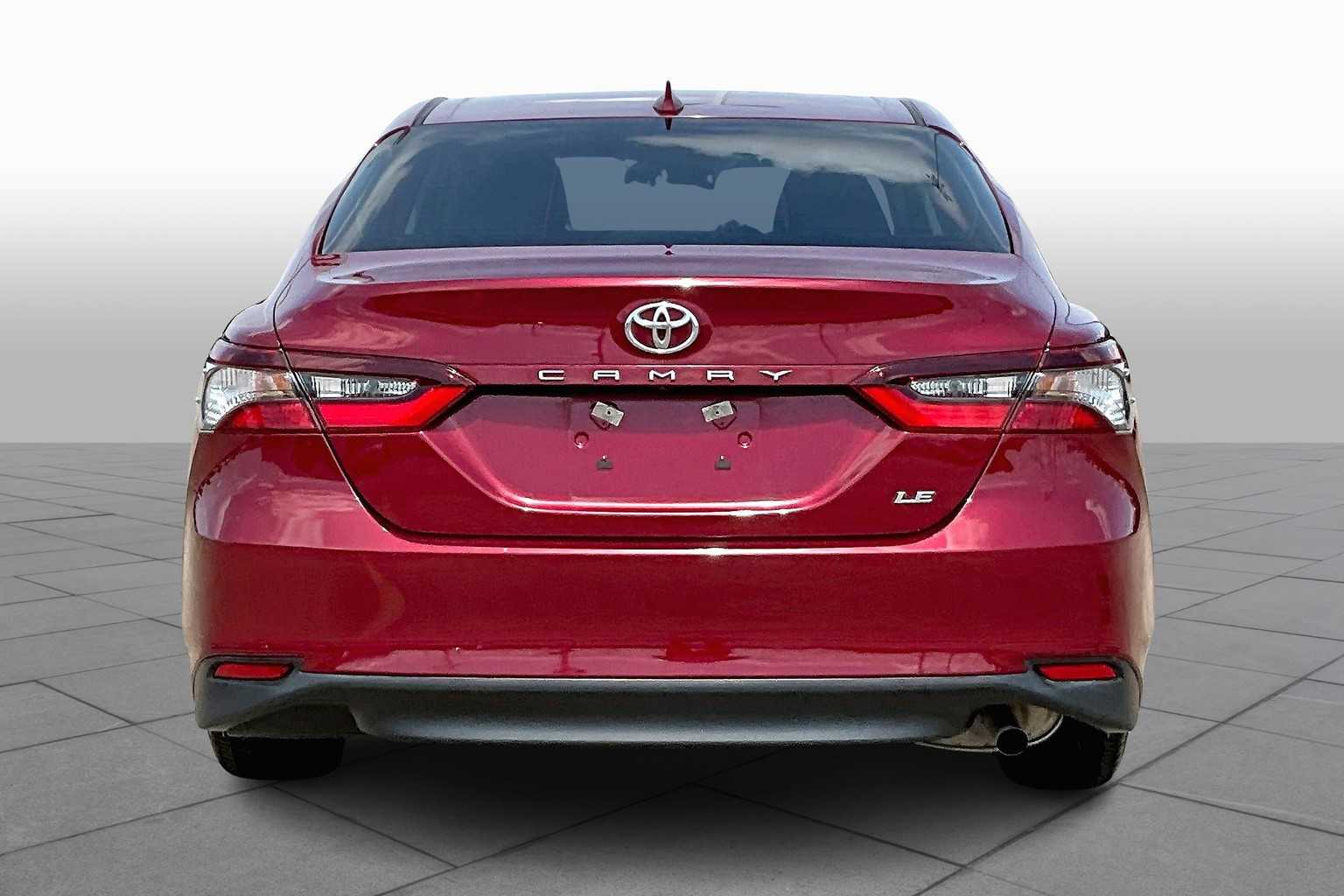 2022 Toyota Camry LE photo 4