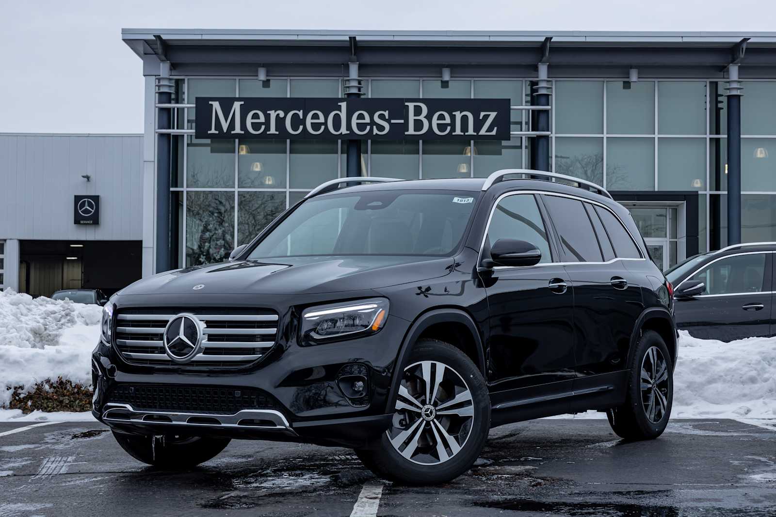 2025 Mercedes-Benz GLB Base's photo