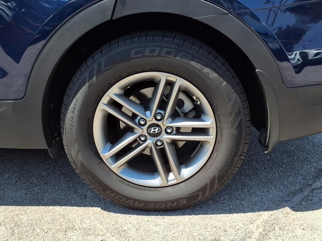2017 Hyundai Santa Fe Sport Base photo 2