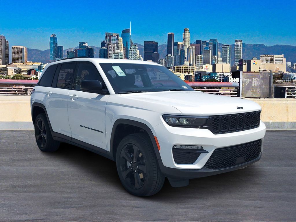 2025 Jeep Grand Cherokee Limited photo 3