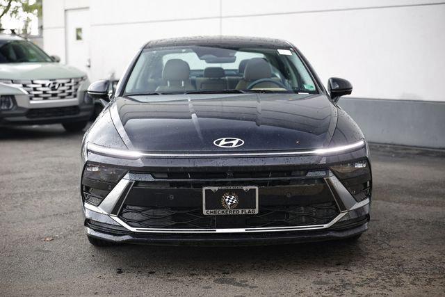 2025 Hyundai Sonata Hybrid Limited photo 3