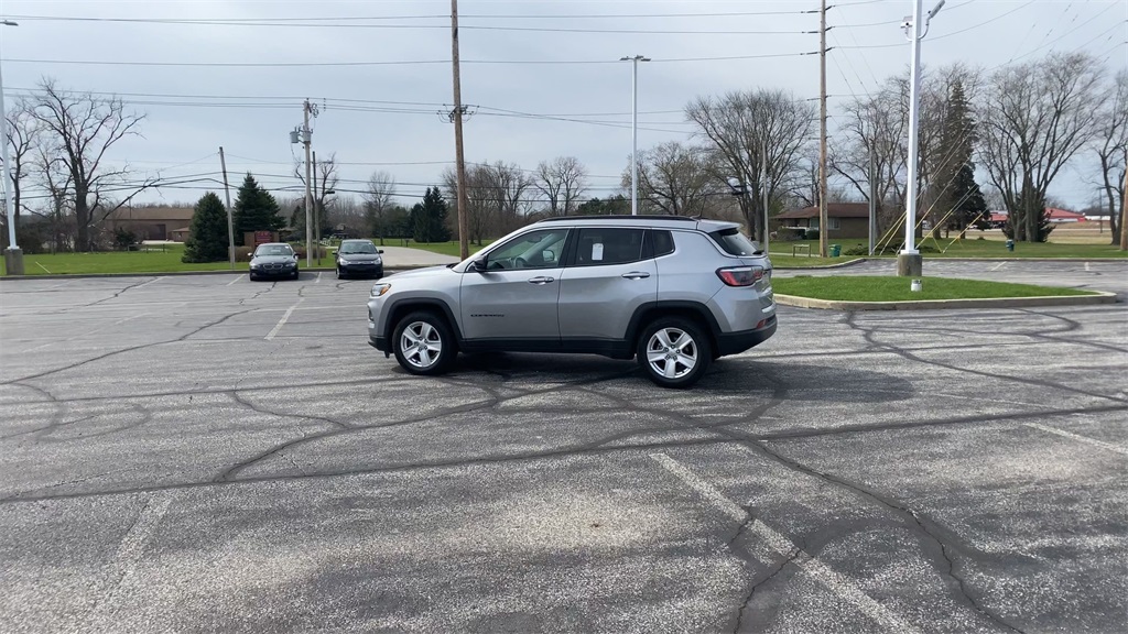 2022 Jeep Compass Latitude photo 5