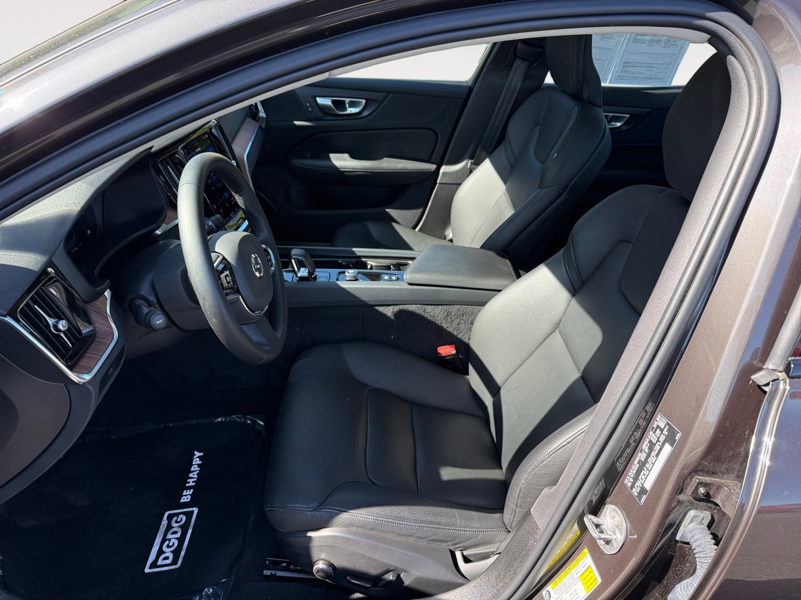 2024 Volvo S60 B5 Plus photo 10