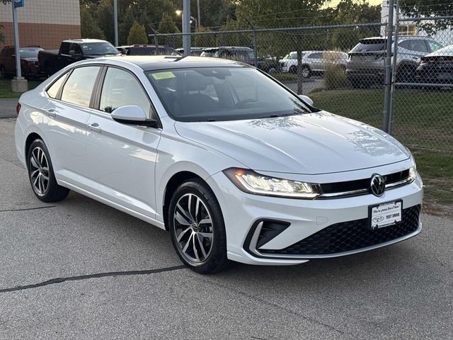 2026 Volkswagen Jetta 1.5T SE photo 3