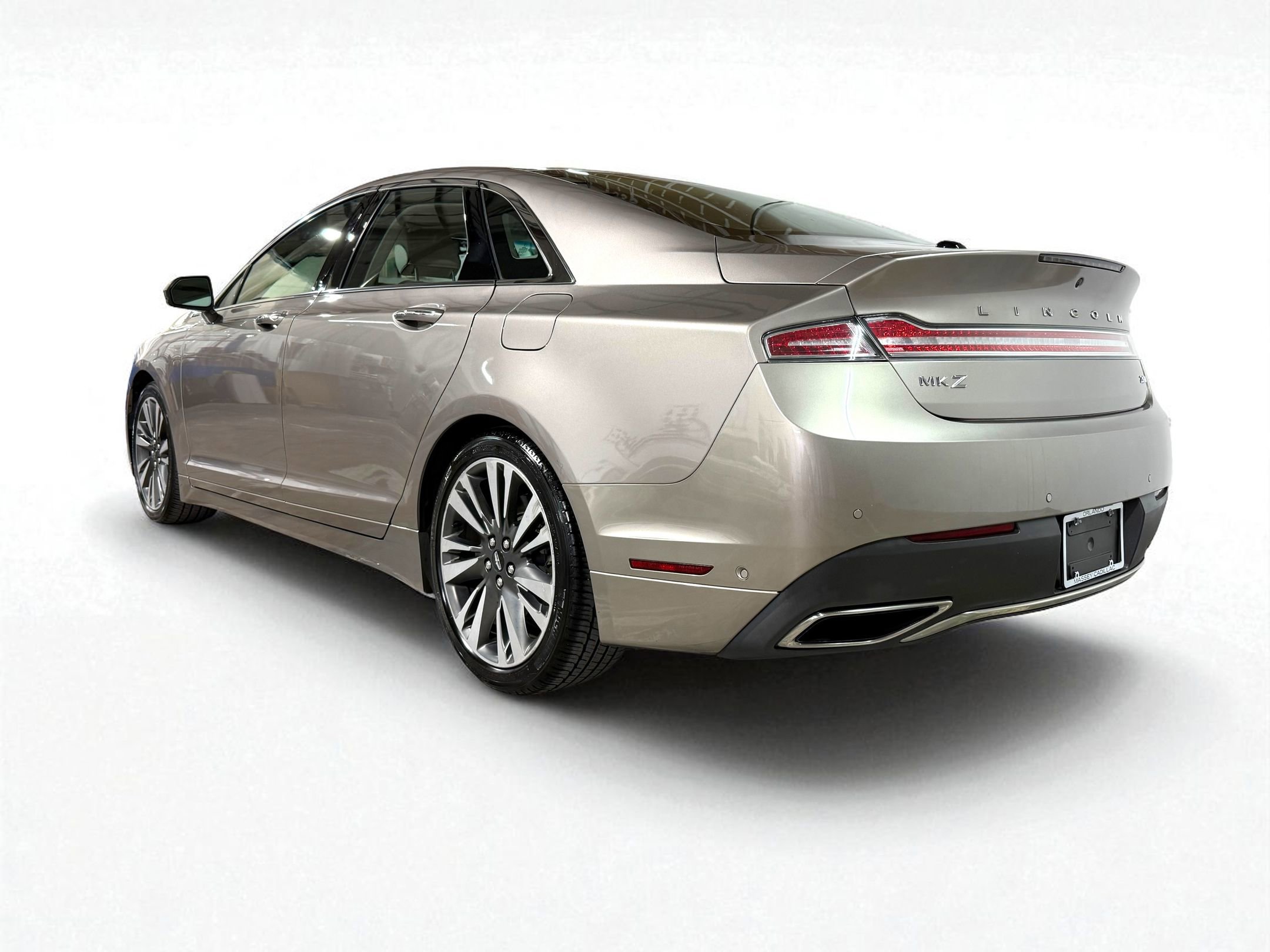 2020 Lincoln MKZ Hybrid Reserve photo 2