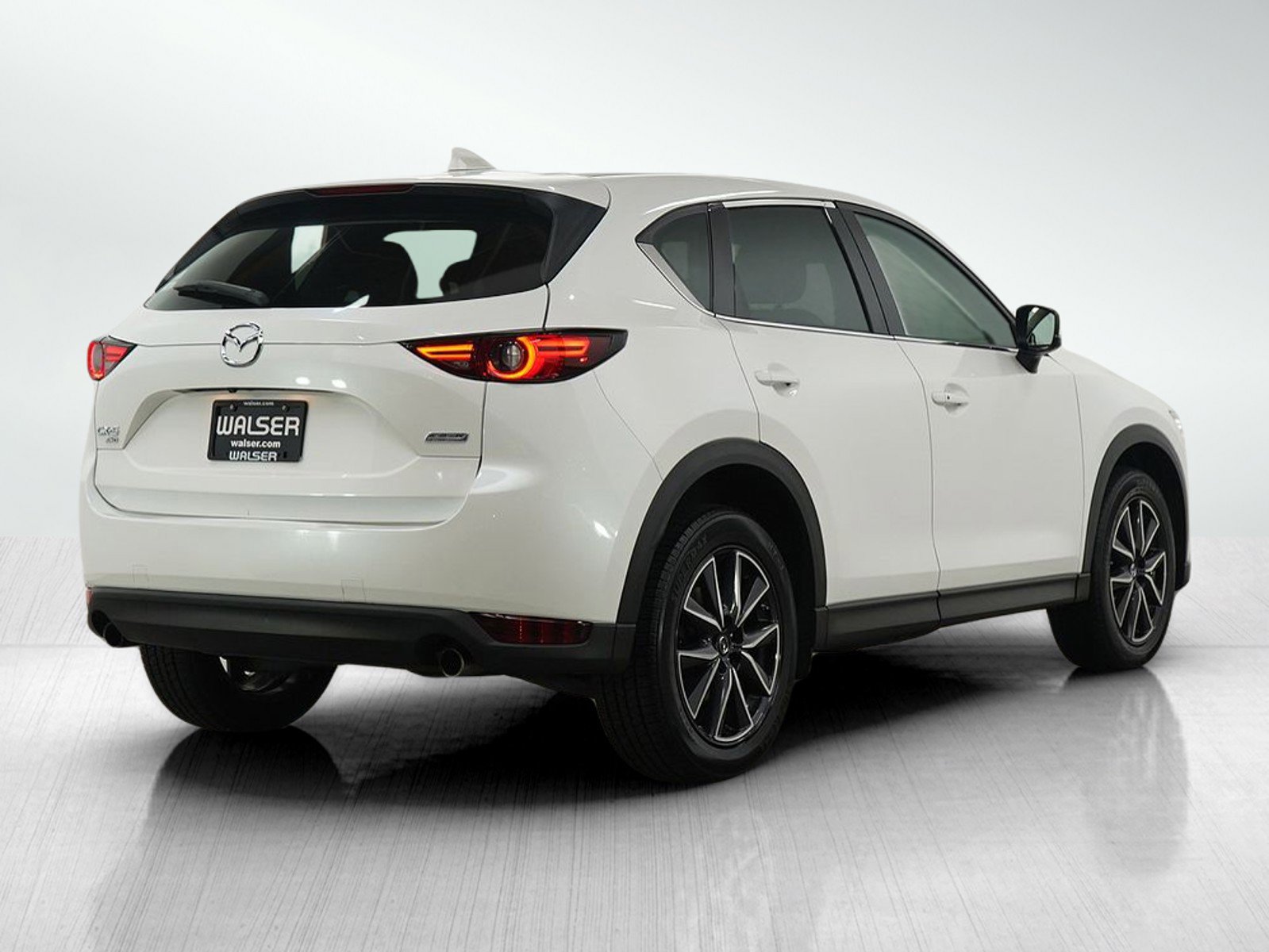 2017 Mazda CX-5 Grand Touring Select photo 4