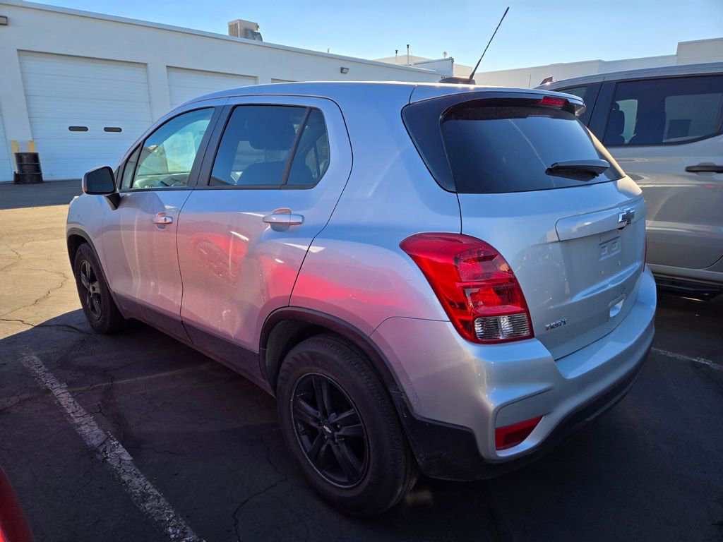 2020 Chevrolet Trax LS photo 2