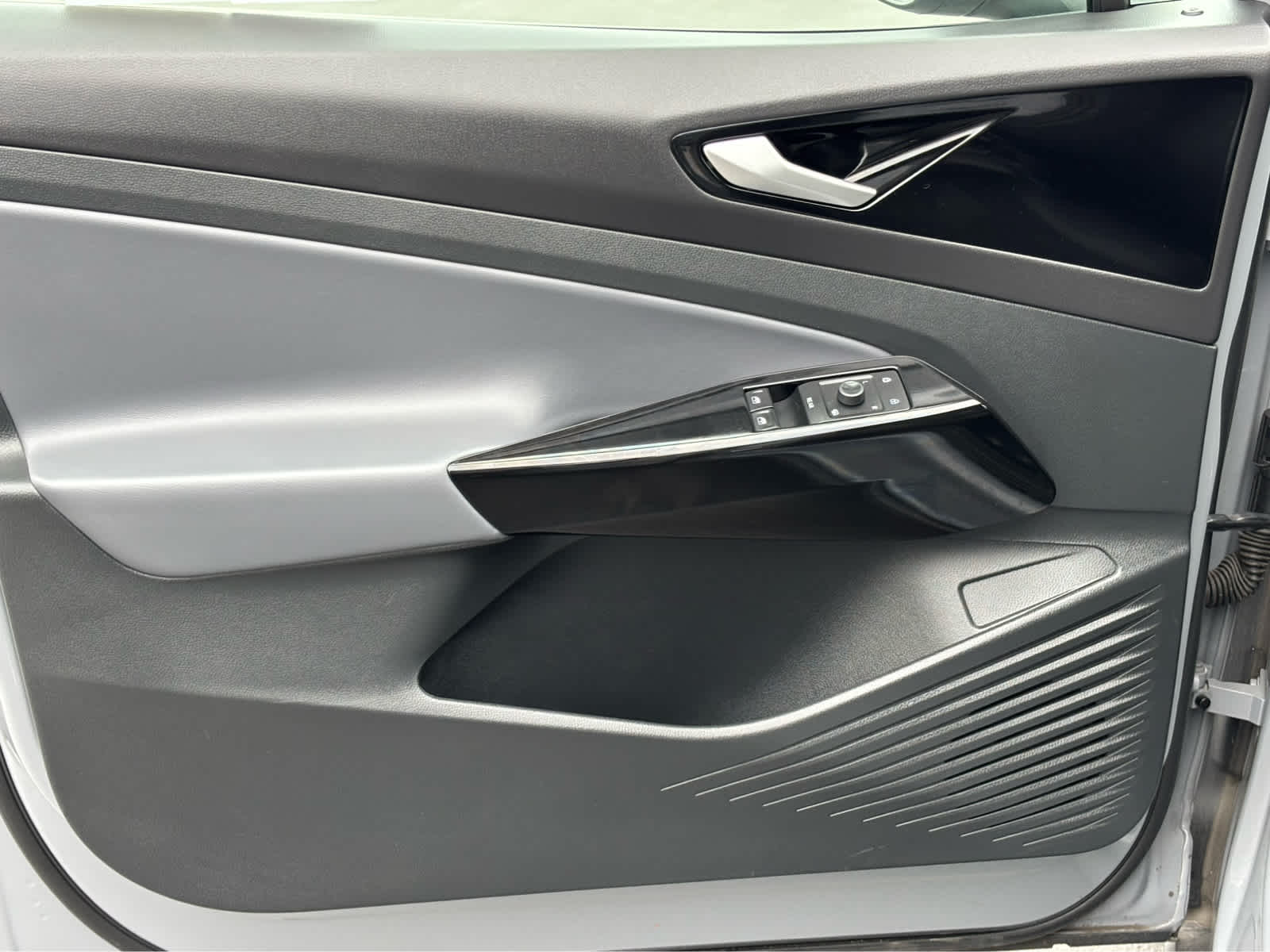 2022 Volkswagen ID.4 Pro photo 11
