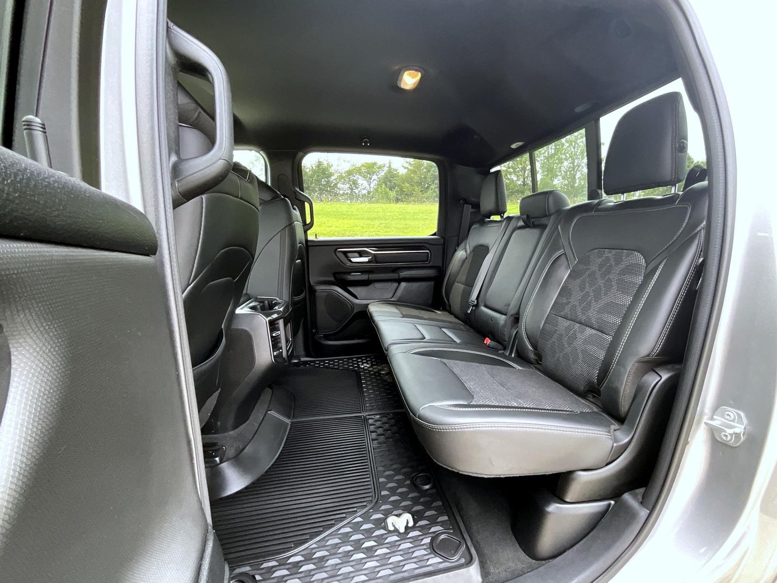 2020 Ram 1500 Rebel photo 18