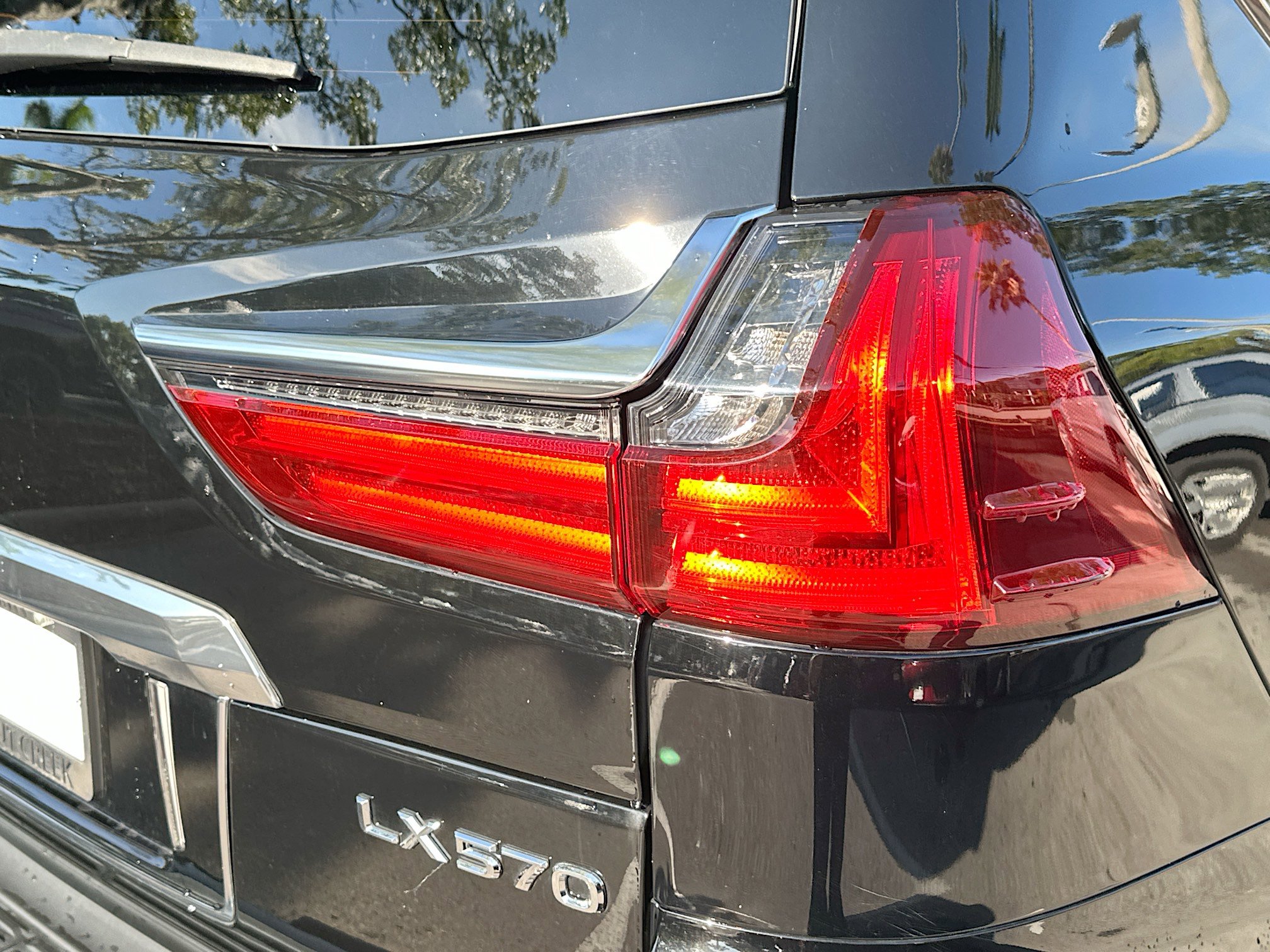 2020 Lexus LX 570 photo 31
