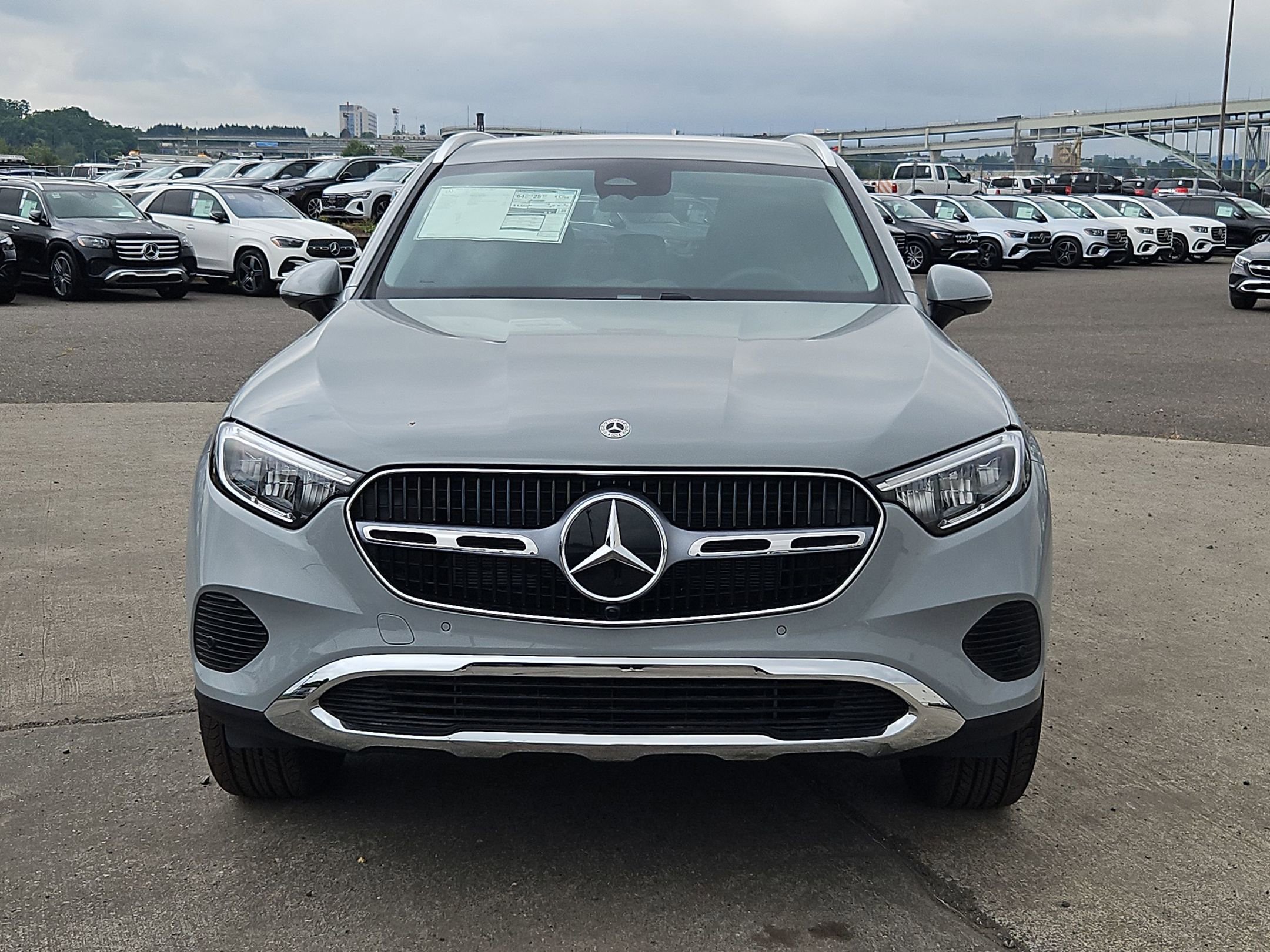 2025 Mercedes Benz GLC 350e 4MATIC photo 4