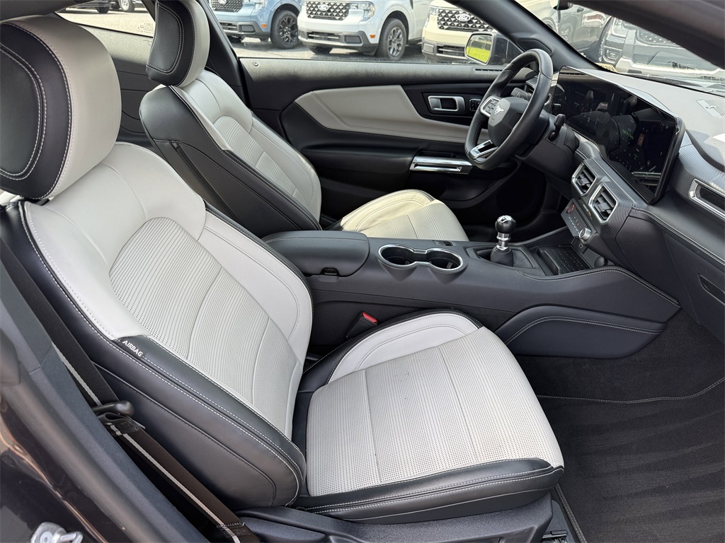 2024 Ford Mustang GT Premium photo 12