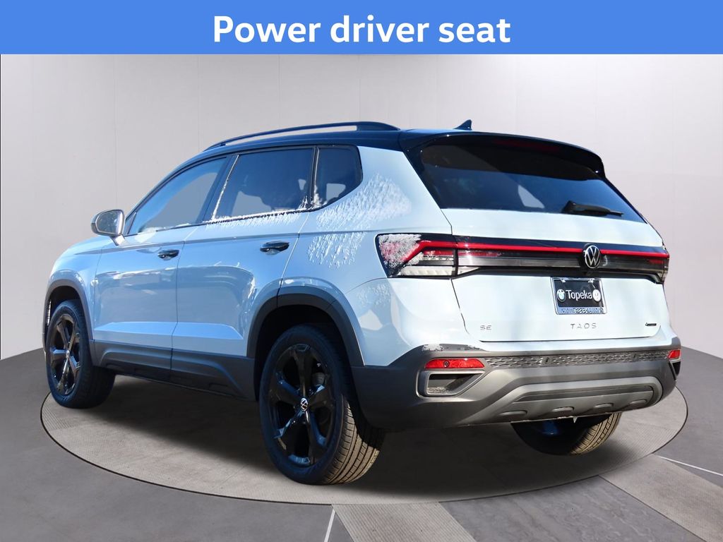 2025 Volkswagen Taos SE photo 6