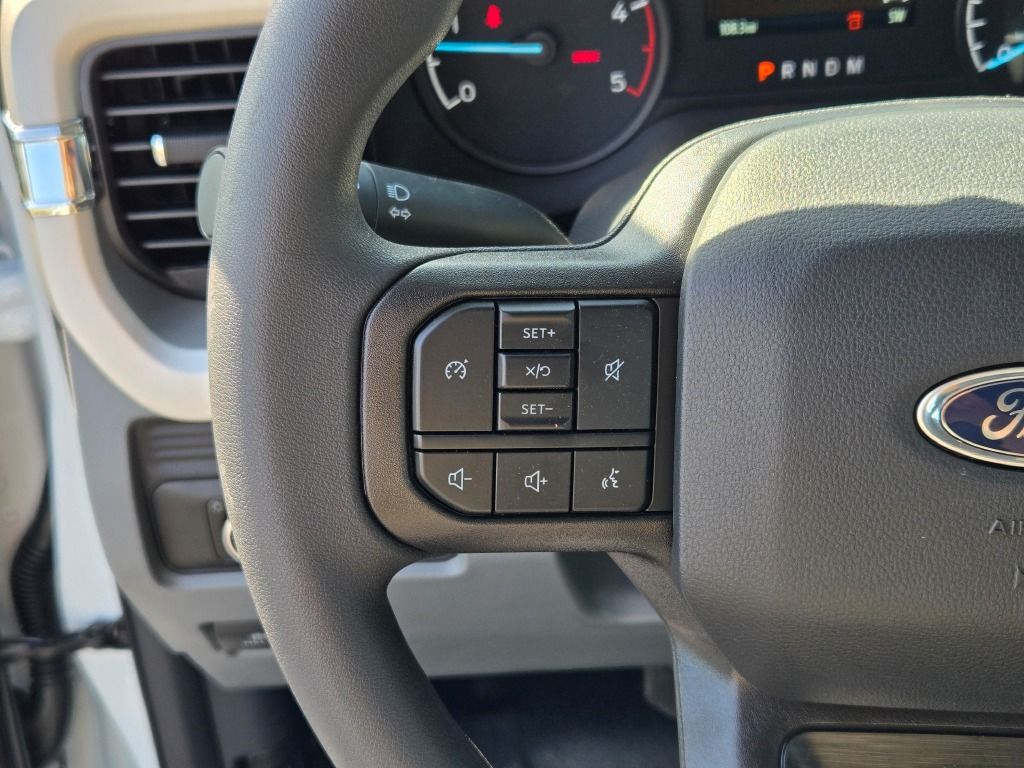 2026 Ford F-550 photo 24