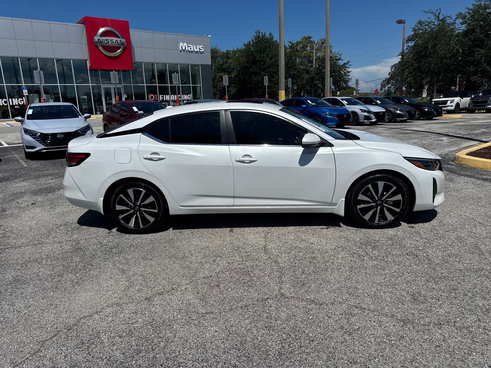 2025 Nissan Sentra SV photo 4