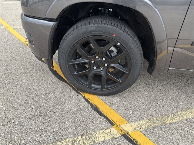 2025 Ram 1500 Laramie photo 4