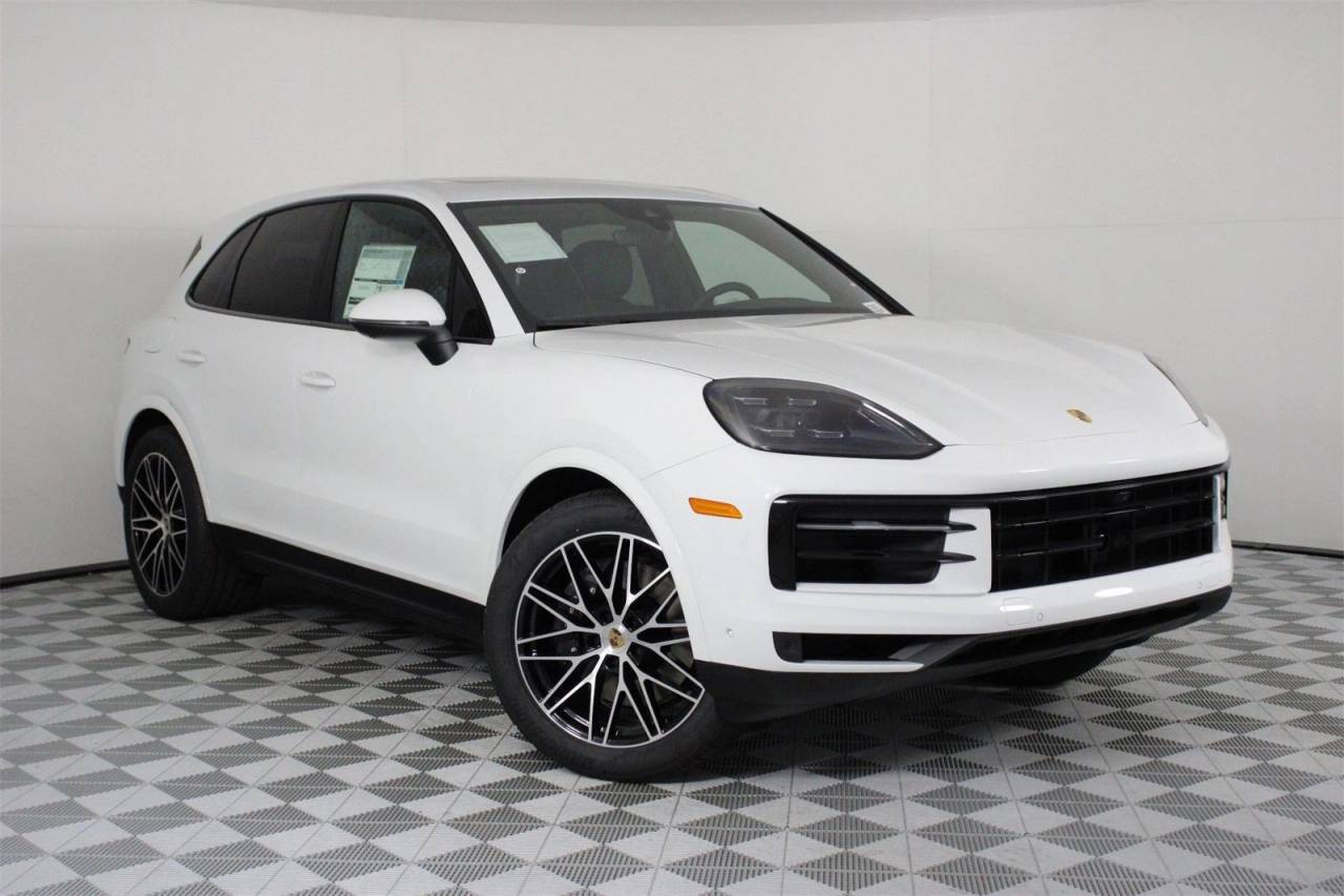 2025 Porsche Cayenne photo 9