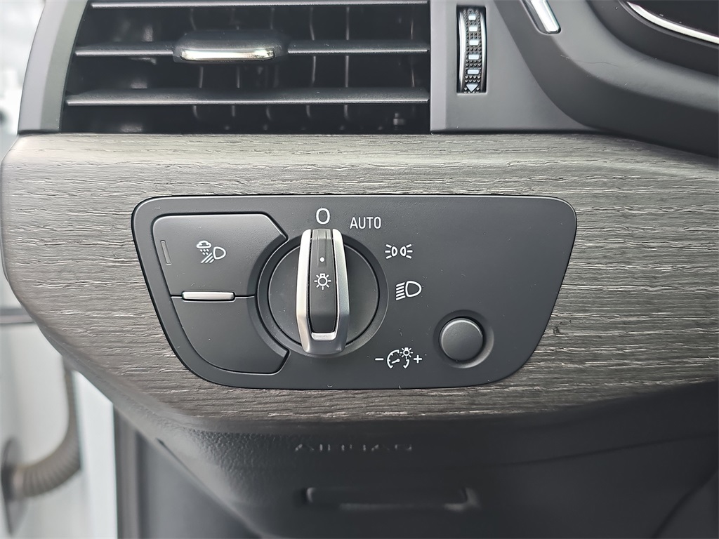 2019 Audi A4 2.0T Premium Plus photo 23